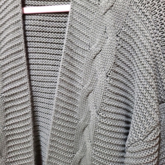 Cardigan - Picture 2 of 4